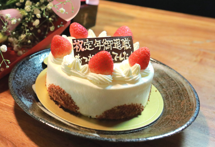 【記念日ケーキ◇お祝いや労いのメッセージを添えてご提供】誕生日や記念日、送別会に、主役が喜ぶ贈り物を