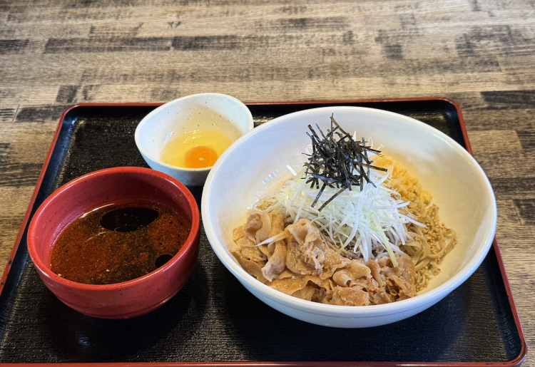 黑紅そば 豚そば(冷たい出汁)