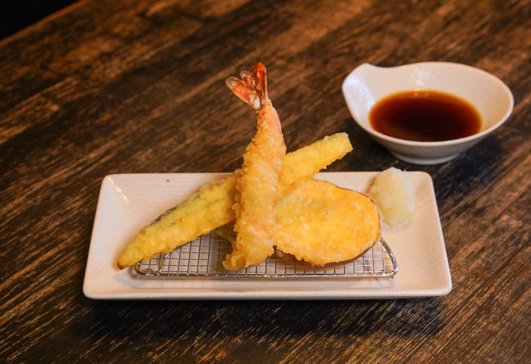 お蕎麦の最適セット!黒船名物テンプラス